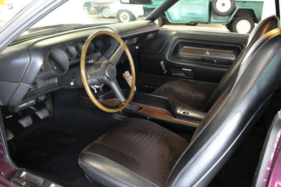 Интерьер Dodge Challenger Hardtop (JH23) 1970 года  (фото 48 из 66)